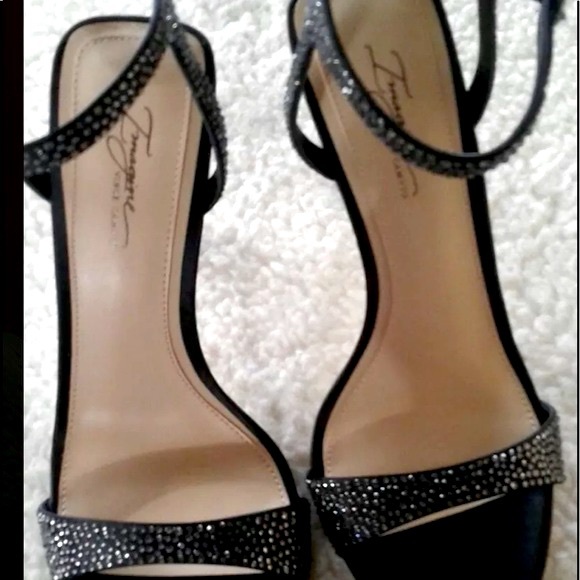 VINCE CAMUTO IMAGINE RHINESTONE STUDDED HIGH HEELS - Picture 4 of 15